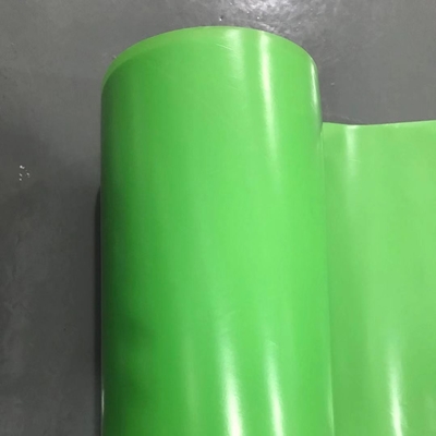 Film HDPE blanc lisse avec une faible résistance à la traction et une surface en relief
