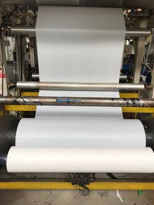 Largeur du film stratifiée par croix ignifuge 100mm de HDPE